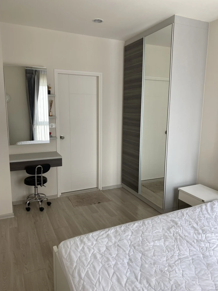 Condo for rent Centric Ratchada-Huay Kwang Pool view, corner room, fully furnished, very beautiful room, ready to move in