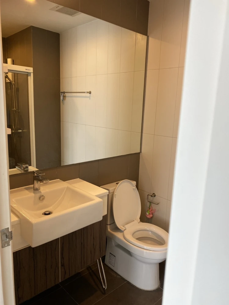 Condo for rent Centric Ratchada-Huay Kwang Pool view, corner room, fully furnished, very beautiful room, ready to move in