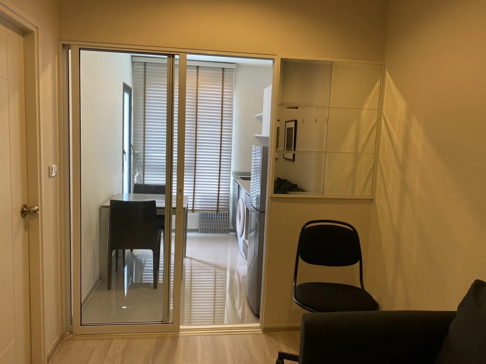 Condo for rent Centric Ratchada-Huay Kwang Pool view, corner room, fully furnished, very beautiful room, ready to move in