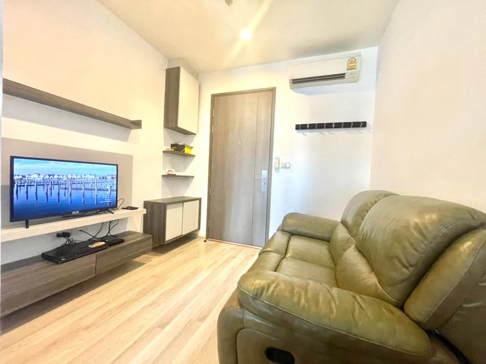 Condo for rent, Centric Ratchada-Huai Khwang, nice room, affordable price, I must say you must not miss it.
