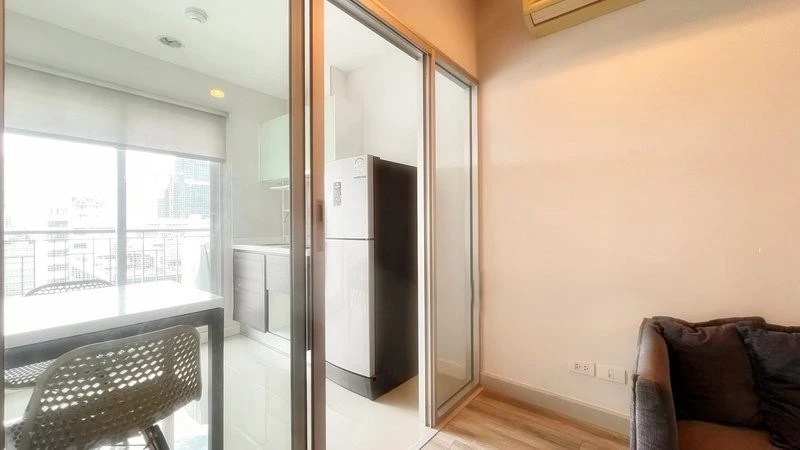For rent!! Condo Centric Sathorn - Saint Louis, 1st floor, beautiful room, fully furnished, just bring your bags and move in. Don't miss out!!