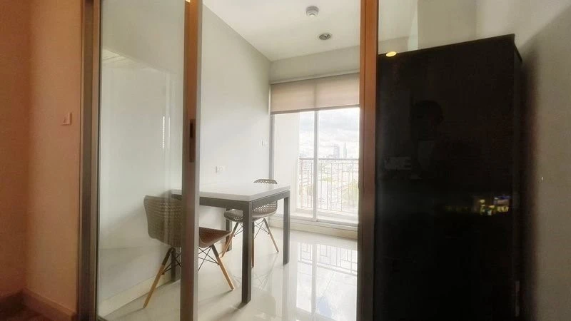 For rent!! Condo Centric Sathorn - Saint Louis, 1st floor, beautiful room, fully furnished, just bring your bags and move in. Don't miss out!!