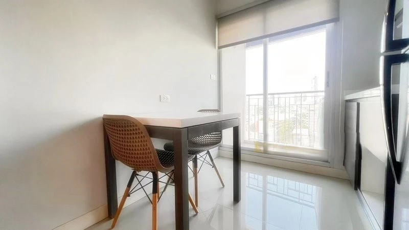 For rent!! Condo Centric Sathorn - Saint Louis, 1st floor, beautiful room, fully furnished, just bring your bags and move in. Don't miss out!!
