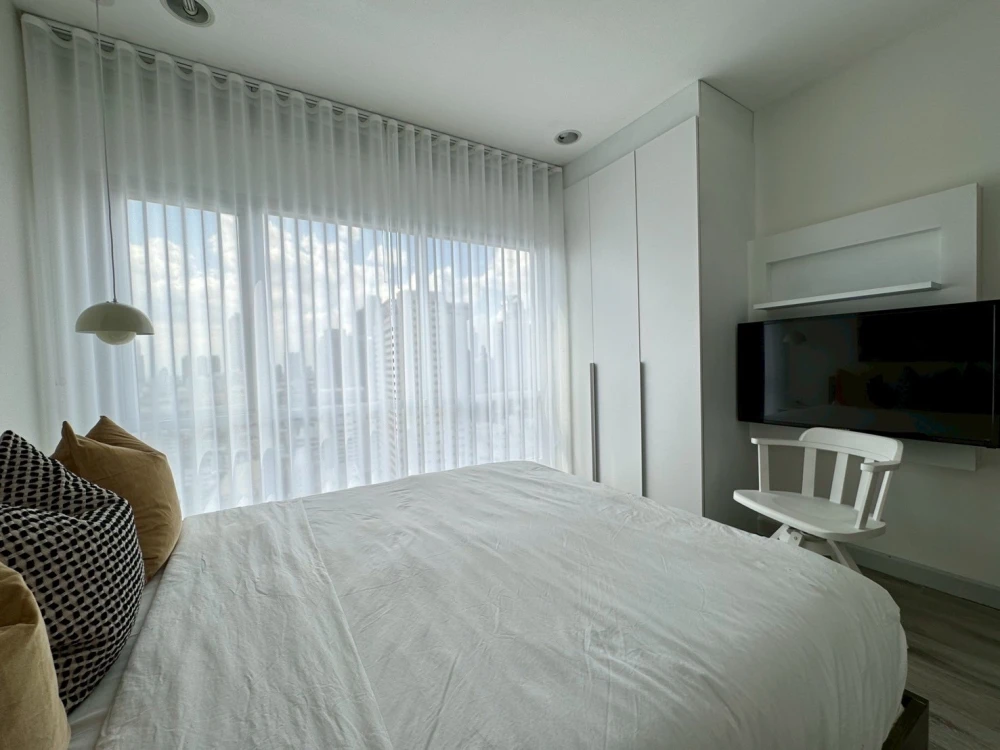 For rent!! Condo Centric Sathorn - Saint Louis, 22nd floor, beautiful room, good location, convenient transportation, don't miss, book now!!