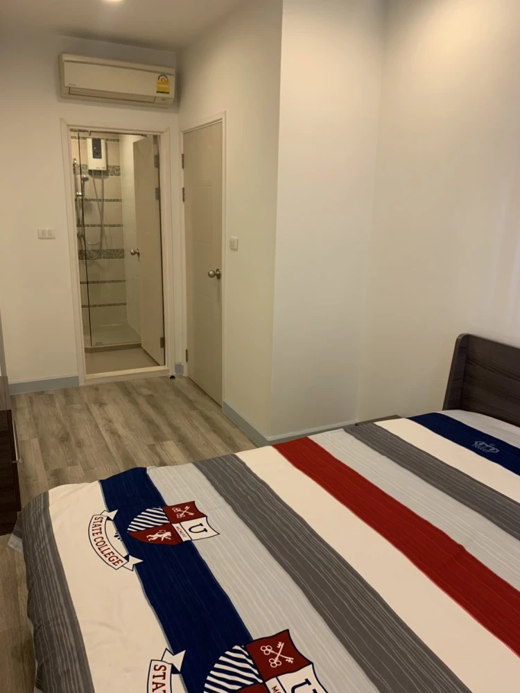 For rent!! Condo Centric Sathorn - Saint Louis, 9th floor, beautiful room, just renovated, ready to move in, hurry and book now!!