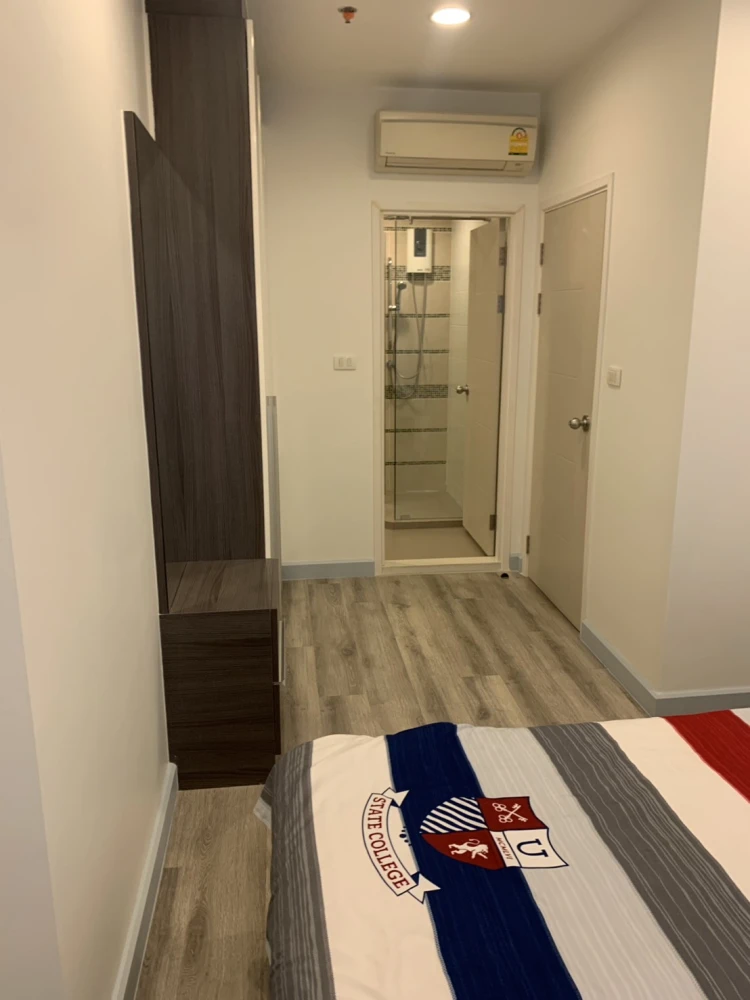 For rent!! Condo Centric Sathorn - Saint Louis, 9th floor, beautiful room, just renovated, ready to move in, hurry and book now!!
