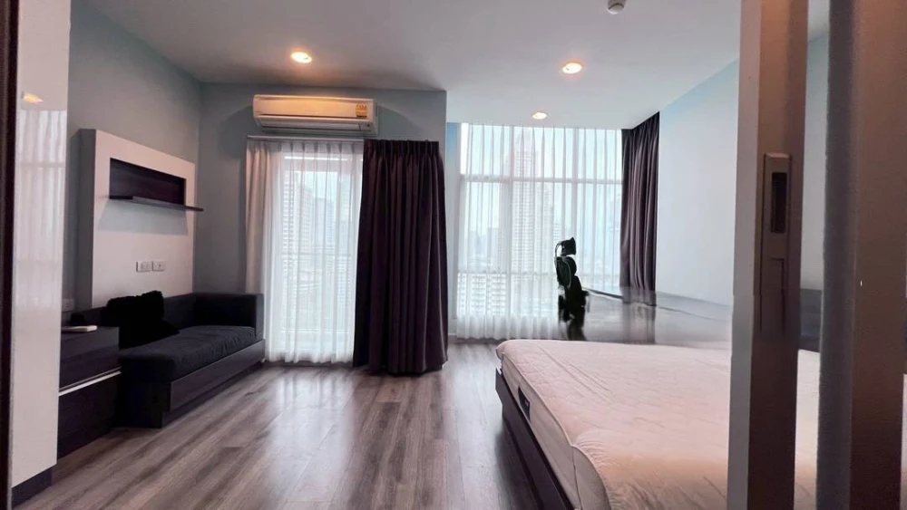 For rent!! Centric Sathorn-St. Louis Condo, beautiful room, fully furnished, ready to move in! Reserve now!!