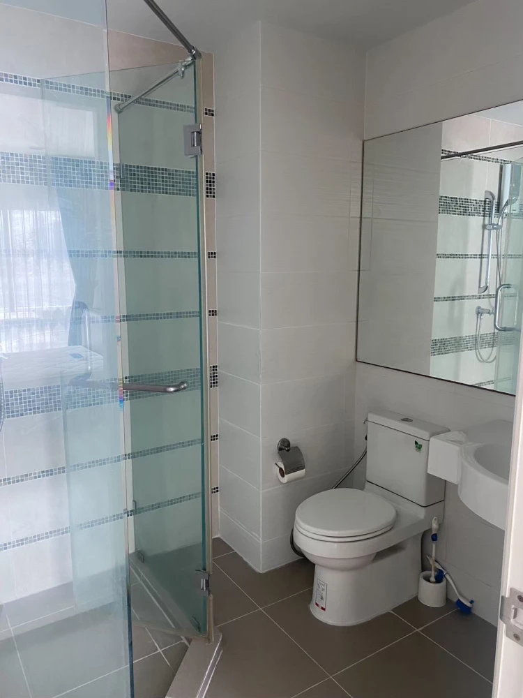 Condo for rent, Centric Sathorn - St. Louis, complete with furniture and electrical appliances. Can't miss it anymore.