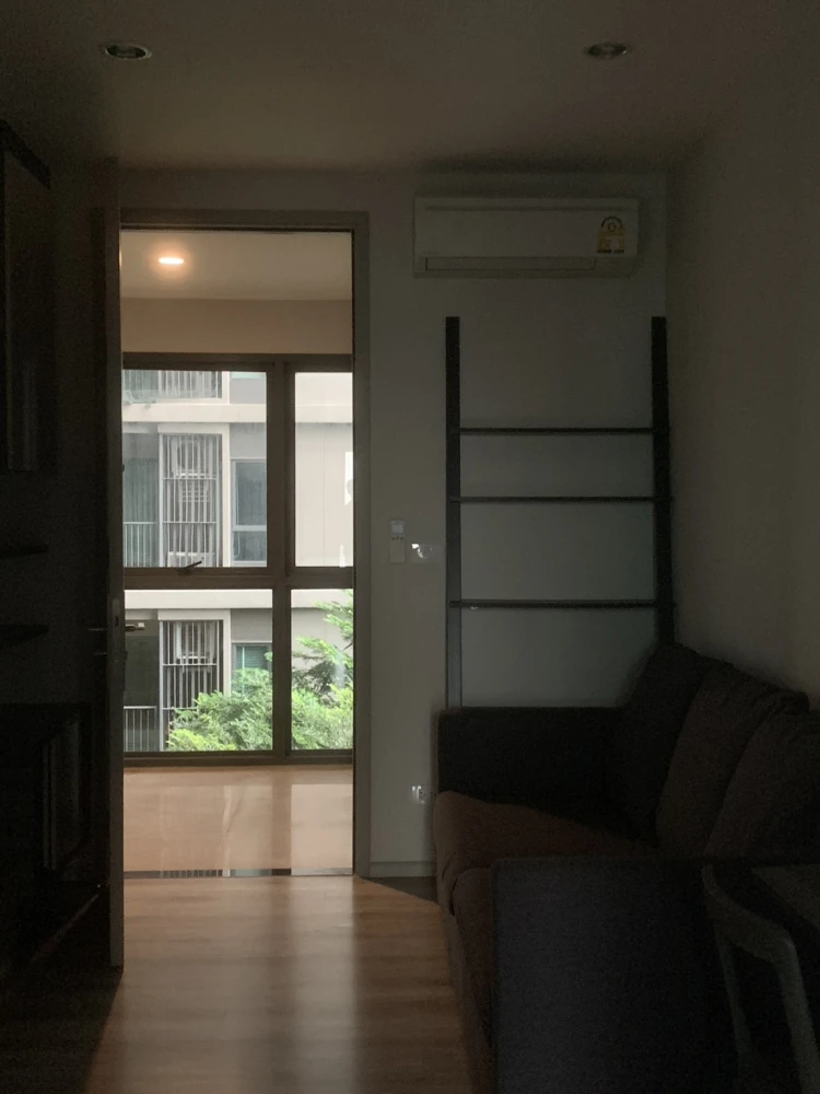 Condo for rent, Centric Ari Station, decorated with wallpaper, 9th floor, nice to live in, just carry your bags and move in.
