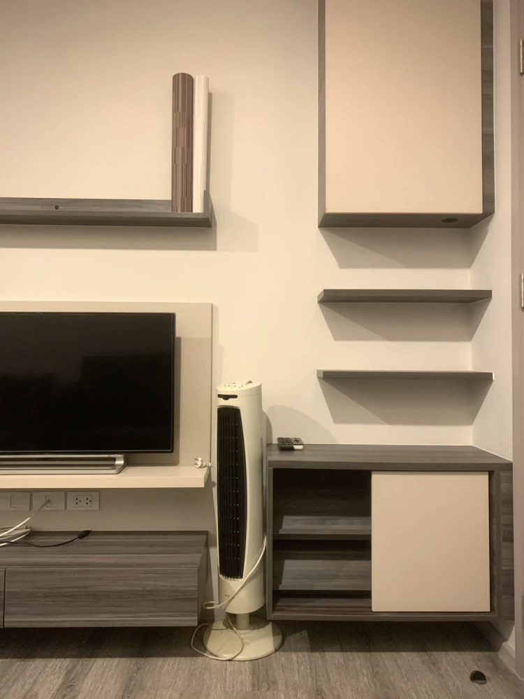 Condo for rent, Centric Ari Station, decorated with wallpaper, 9th floor, nice to live in, just carry your bags and move in.