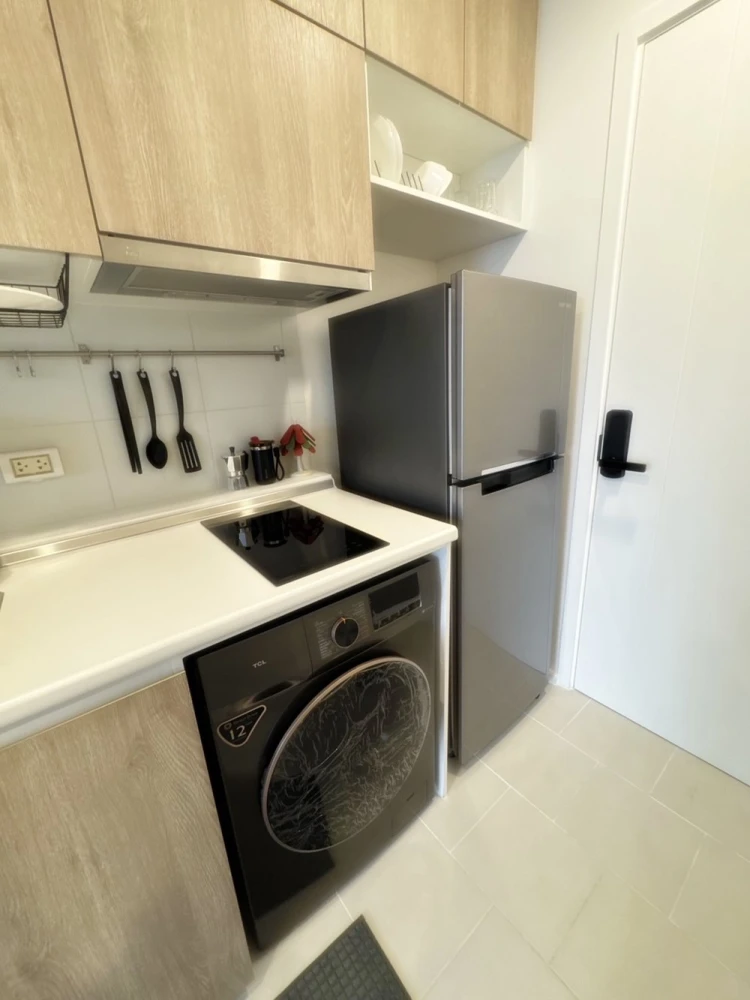 For rent!! Condo Denim Chatuchak, 17th floor, Building B, beautiful view, new room, fully furnished, very livable, don't miss it!!
