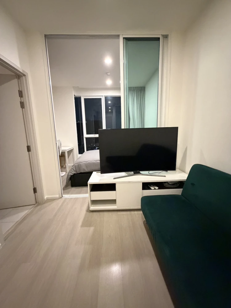 Condo for rent, De Lapis Charan 81, fully built-in furniture. The room is ready to move in. Don't wait. Hurry!!