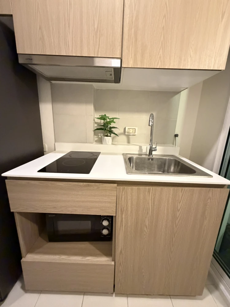 Condo for rent, De Lapis Charan 81, fully built-in furniture. The room is ready to move in. Don't wait. Hurry!!