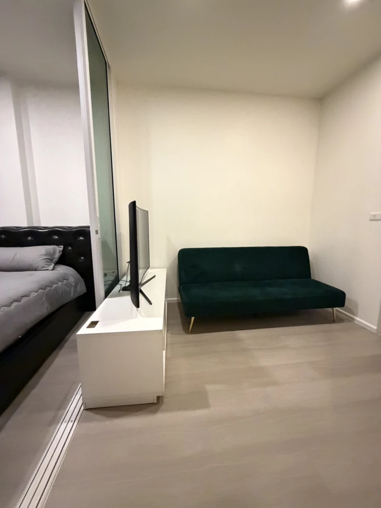 Condo for rent, De Lapis Charan 81, fully built-in furniture. The room is ready to move in. Don't wait. Hurry!!