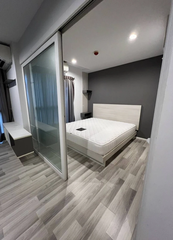 Condo for rent at The Key Chaloem Phrakiat Rama 9, 2nd floor, fully furnished, ready to move in. Don't miss out!