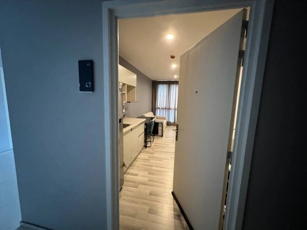 Condo for rent at The Key Chaloem Phrakiat Rama 9, 2nd floor, fully furnished, ready to move in. Don't miss out!
