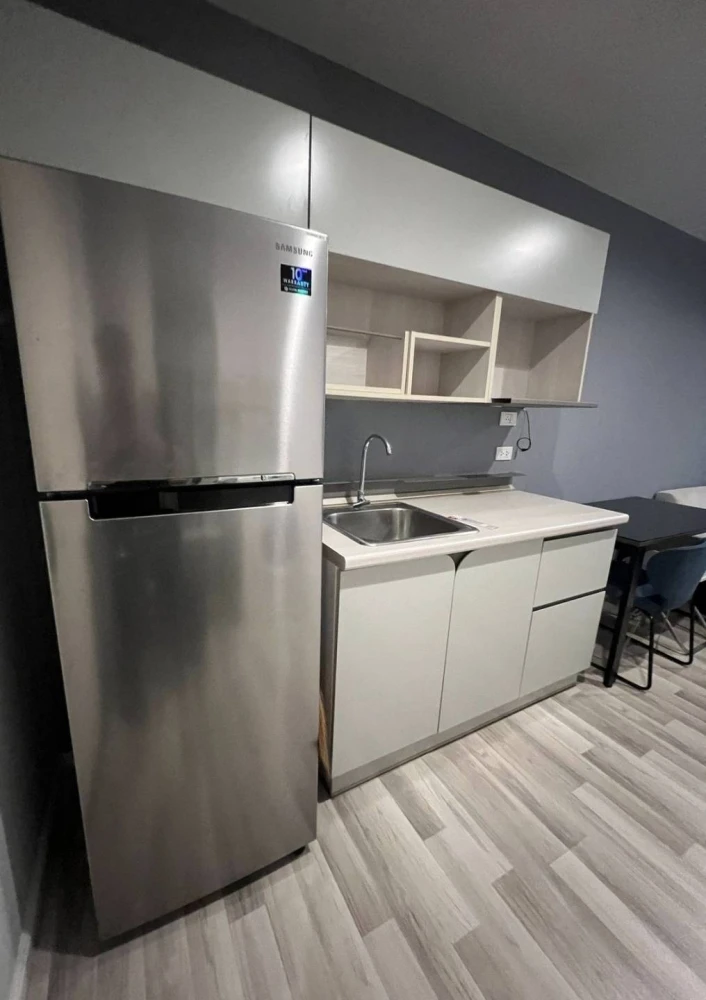 Condo for rent at The Key Chaloem Phrakiat Rama 9, 2nd floor, fully furnished, ready to move in. Don't miss out!