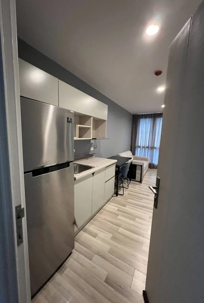 Condo for rent at The Key Chaloem Phrakiat Rama 9, 2nd floor, fully furnished, ready to move in. Don't miss out!