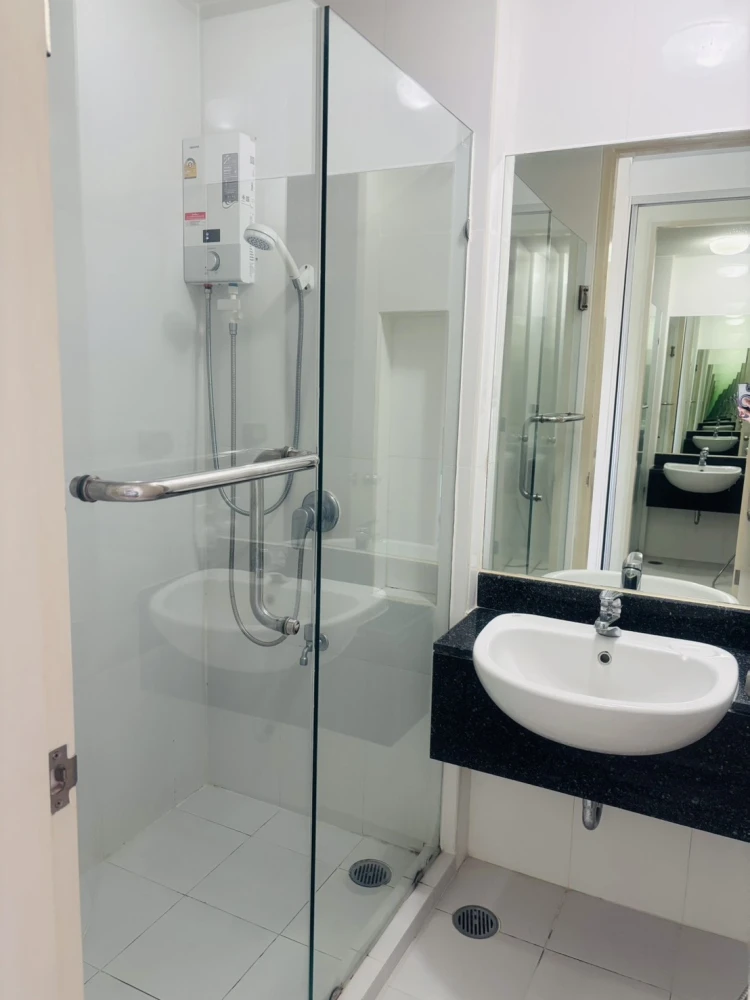 Condo for rent, The Parkland Srinakarin, Lakeside, pool view, fully furnished, ready to move in, book now!!