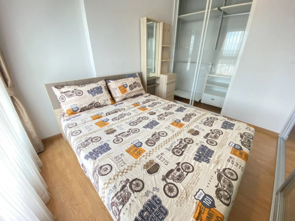 Condo for rent: The Parkland Phetkasem. Ready to move in. Fully furnished. High floor. Spacious and comfortable. Reserve now before it's too late!!!