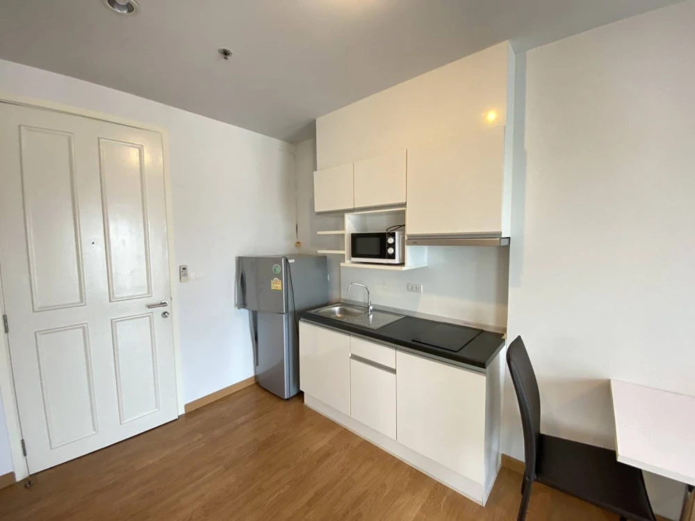 Condo for rent: The Parkland Phetkasem. Ready to move in. Fully furnished. High floor. Spacious and comfortable. Reserve now before it's too late!!!