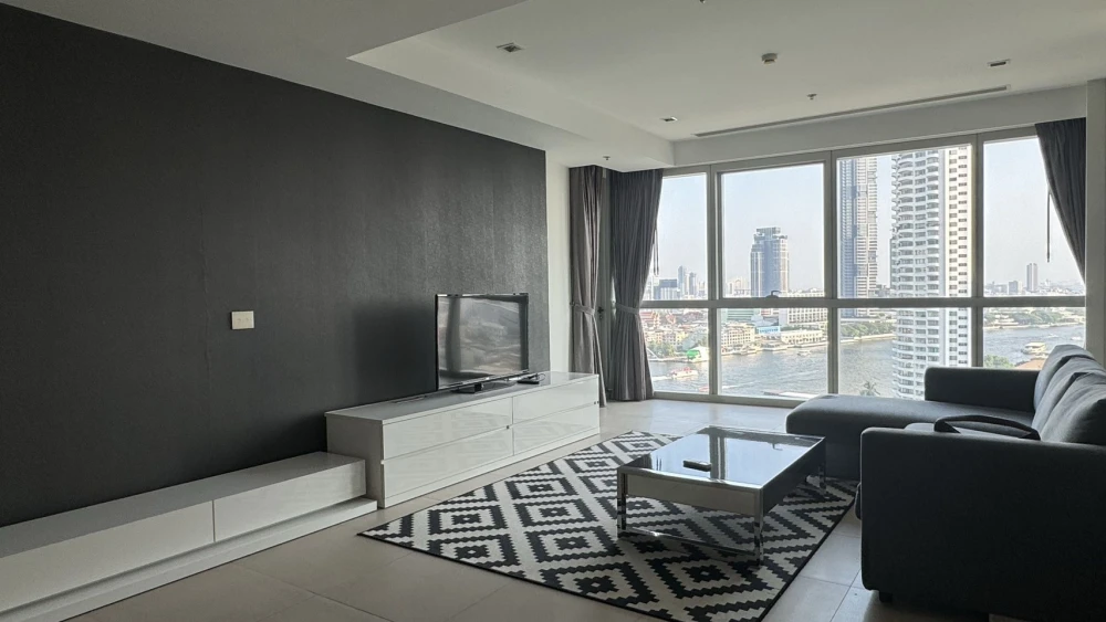 Condo for rent: The River, large room, spacious, and private. Don't wait!!