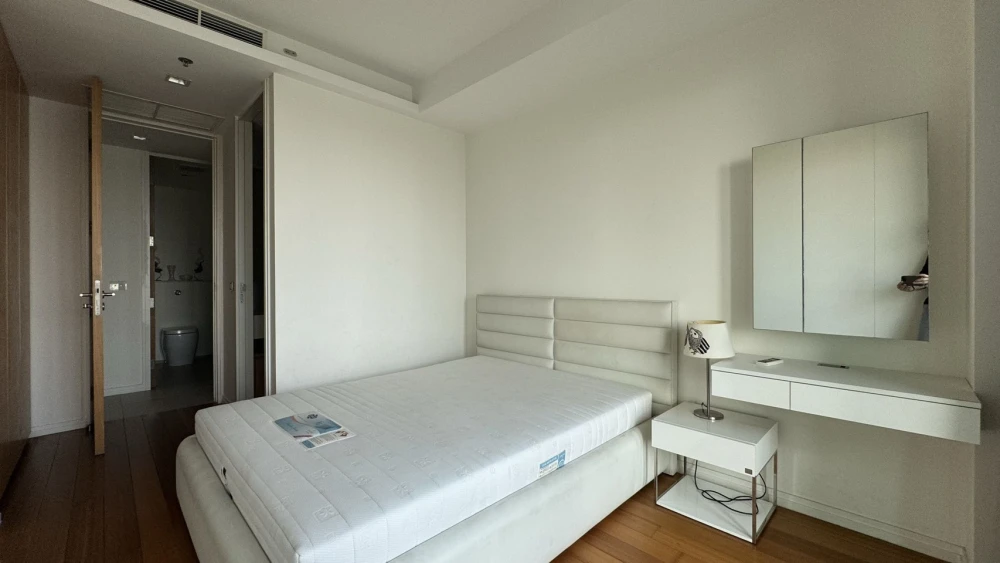 Condo for rent: The River, large room, spacious, and private. Don't wait!!