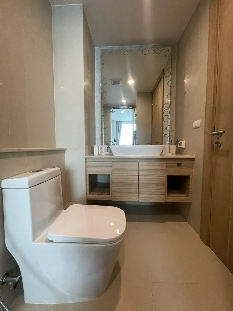 Condo for rent, The Riviera Wongamat Beach (North Pattaya), built-in, high floor, full sea view, reserve quickly.