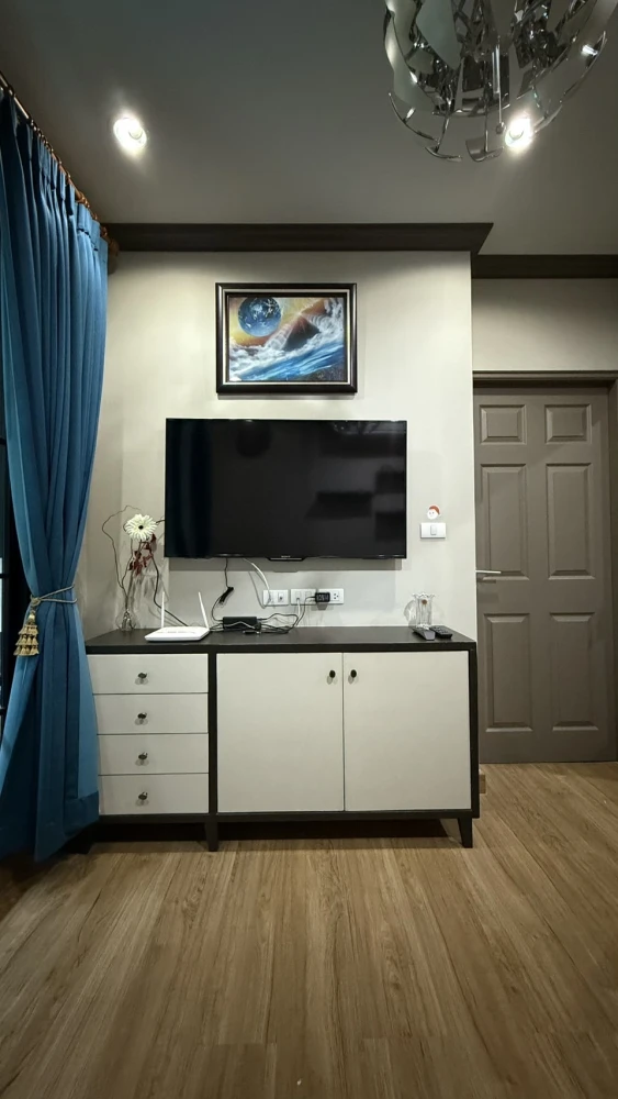 Condo for rent, The Reserve Kasemsan 3, corner room, complete with furniture and electrical appliances.