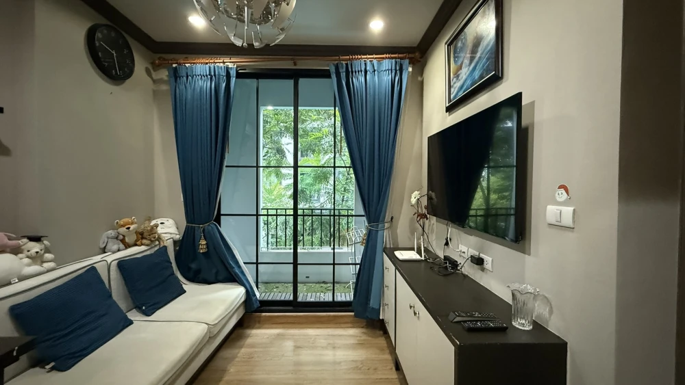 Condo for rent, The Reserve Kasemsan 3, corner room, complete with furniture and electrical appliances.