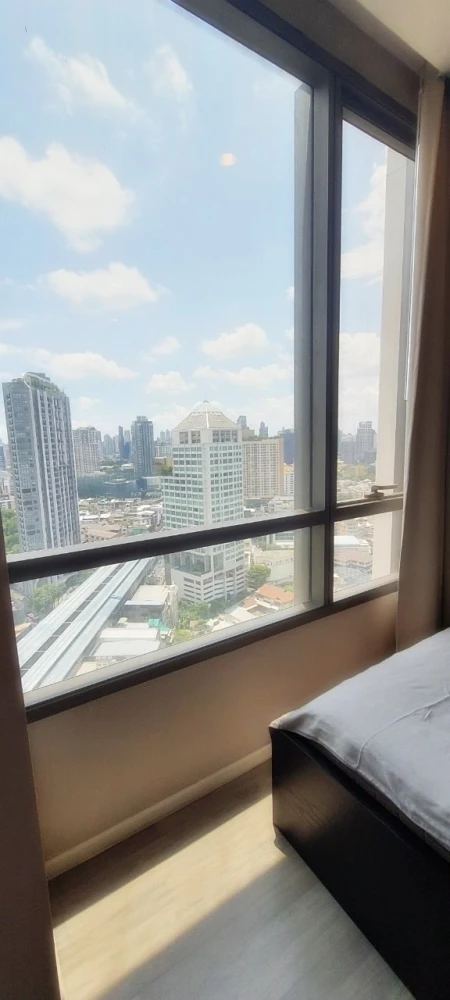 For rent!! Condo The Room Sukhumvit 69, 25th floor, condo on Sukhumvit Road, ready to move in immediately, hurry and book now!!