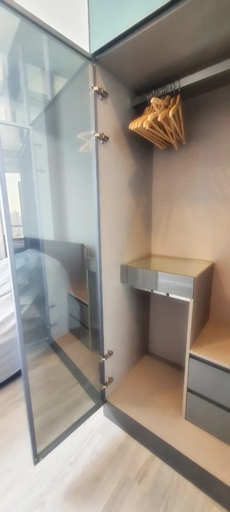 For rent!! Condo The Room Sukhumvit 69, 25th floor, condo on Sukhumvit Road, ready to move in immediately, hurry and book now!!
