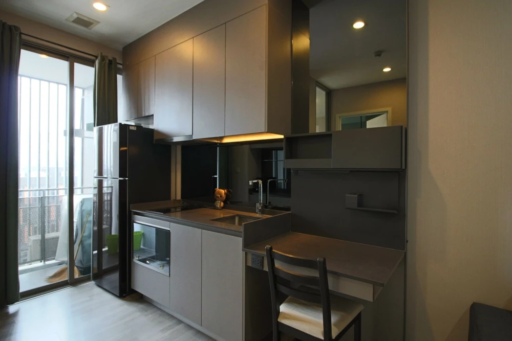 For rent!! Condo The Room Sukhumvit 69, 8th floor, beautifully decorated room, fully furnished, ready to move in, don't miss it!!