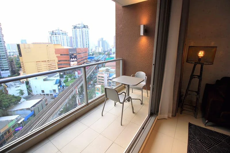 Condo for rent, The Loft Ekkamai, spacious room, comes with facilities, good price, must hurry to reserve.