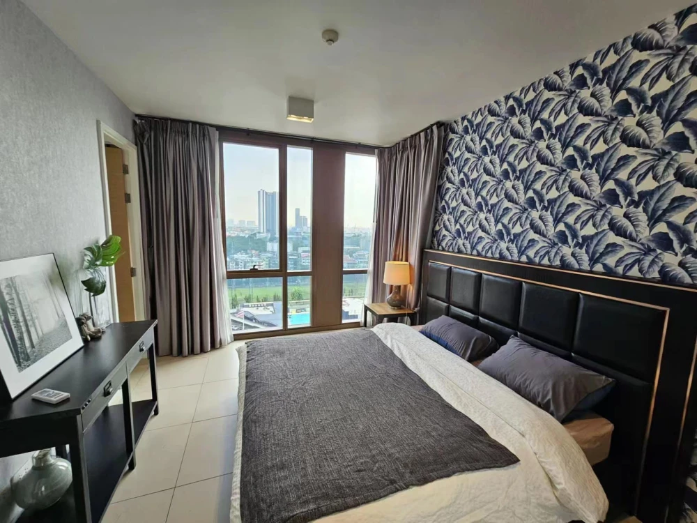 Condo for rent, The Loft Ekkamai, spacious room, comes with facilities, good price, must hurry to reserve.