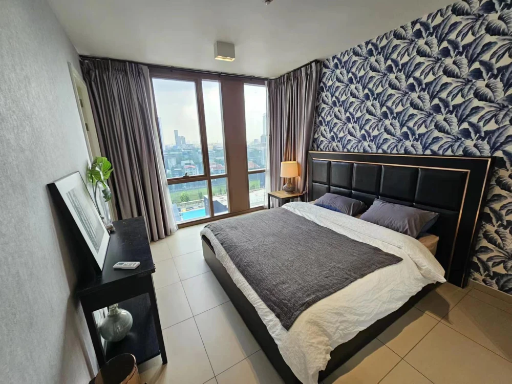 Condo for rent, The Loft Ekkamai, spacious room, comes with facilities, good price, must hurry to reserve.