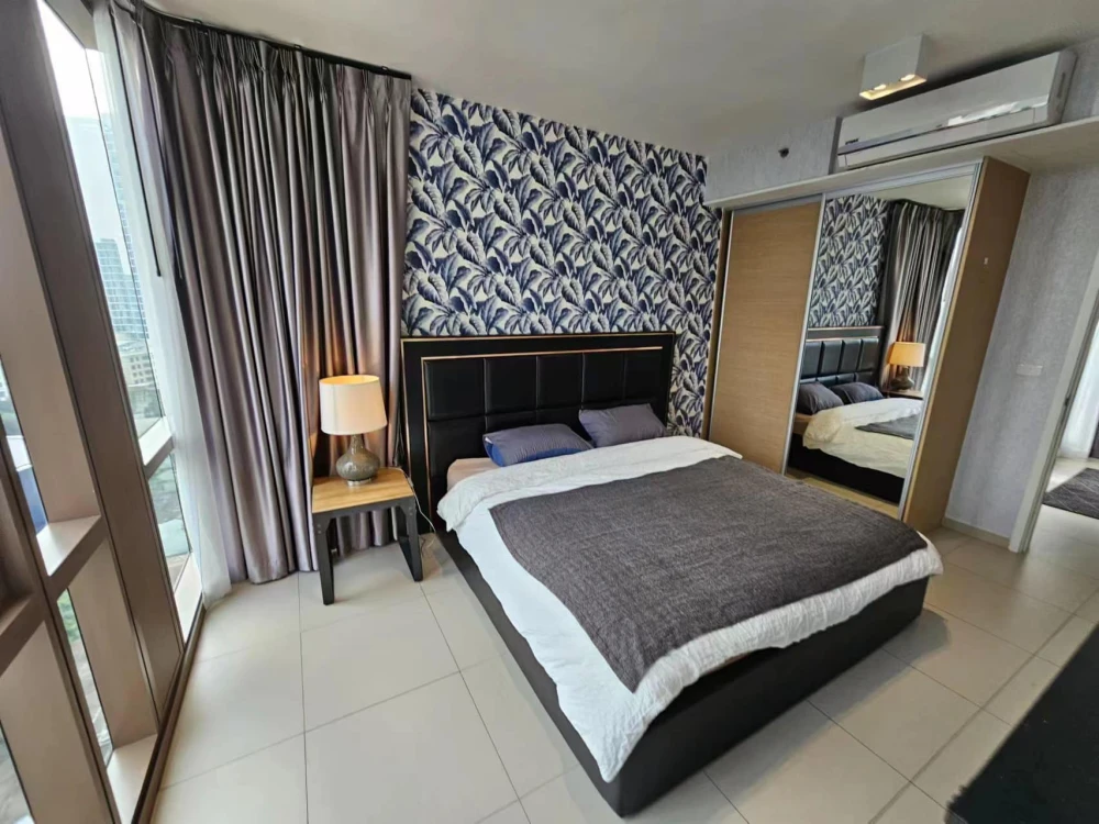 Condo for rent, The Loft Ekkamai, spacious room, comes with facilities, good price, must hurry to reserve.