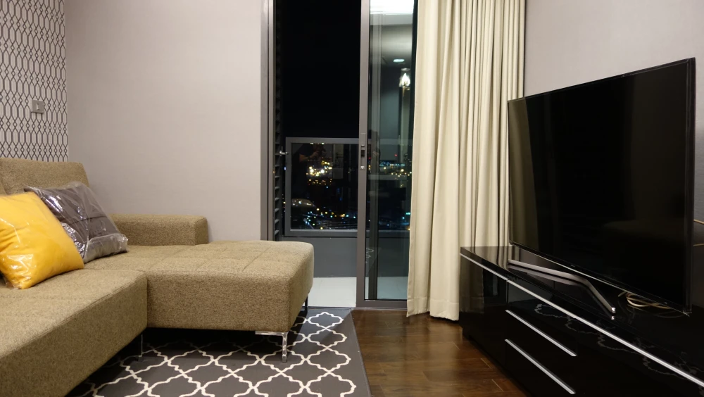 For rent!! Condo The Lumpini 24, 23rd floor, romantic river view, just bring your bags and move in. Don't miss it!!