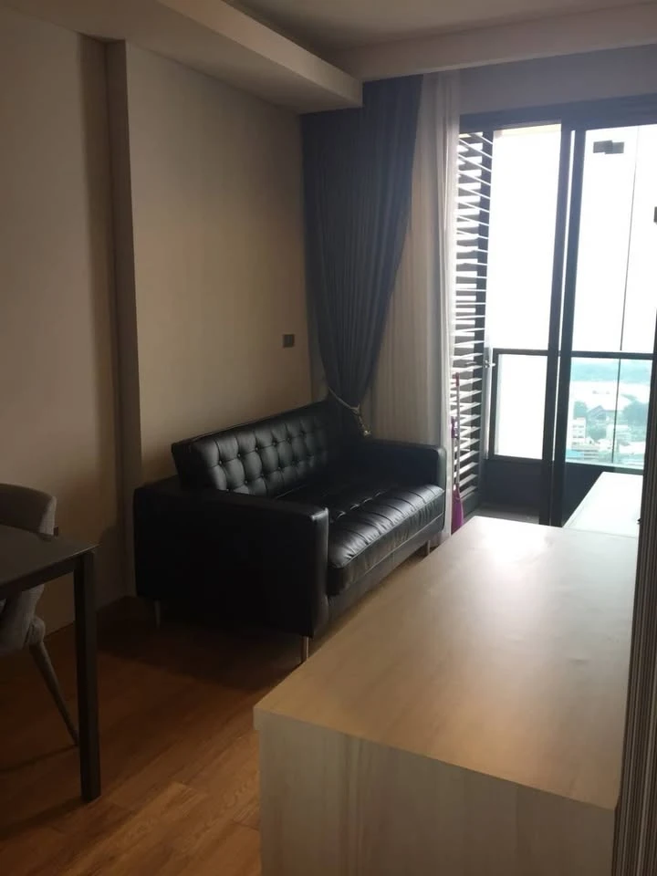 Condo for rent, The Lumpini 24, beautiful, classy room, ready to move in, good location, convenient transportation, if you miss it, you will regret it