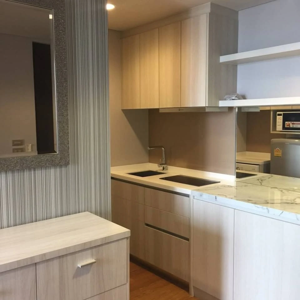 Condo for rent, The Lumpini 24, beautiful, classy room, ready to move in, good location, convenient transportation, if you miss it, you will regret it