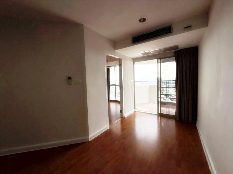 Condo for rent! The Waterford Diamond Sukhumvit 30/1, 38th floor, beautiful room, fully furnished, ready to move in. Don't miss out!!