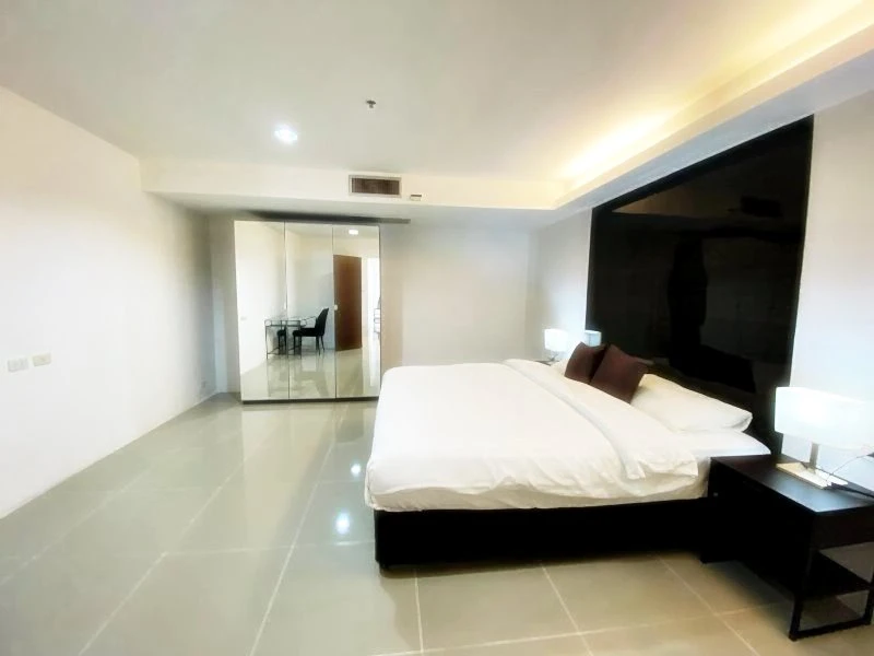 Condo for rent! The Waterford Diamond Sukhumvit 30/1, 42nd floor, beautiful room, fully furnished, ready to move in. Don't miss out!