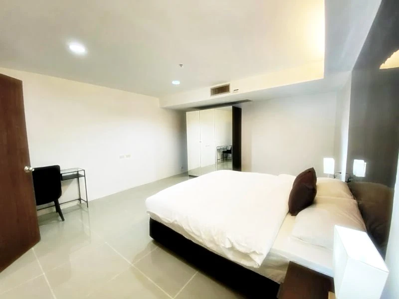 Condo for rent! The Waterford Diamond Sukhumvit 30/1, 42nd floor, beautiful room, fully furnished, ready to move in. Don't miss out!