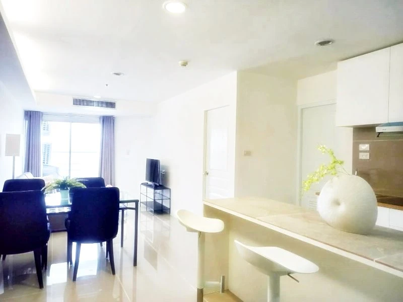 Condo for rent! The Waterford Diamond Sukhumvit 30/1, 42nd floor, beautiful room, fully furnished, ready to move in. Don't miss out!