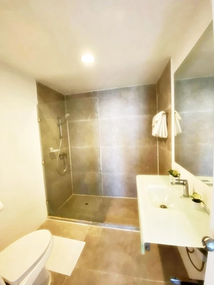 Condo for rent! The Waterford Diamond Sukhumvit 30/1, 42nd floor, beautiful room, fully furnished, ready to move in. Don't miss out!