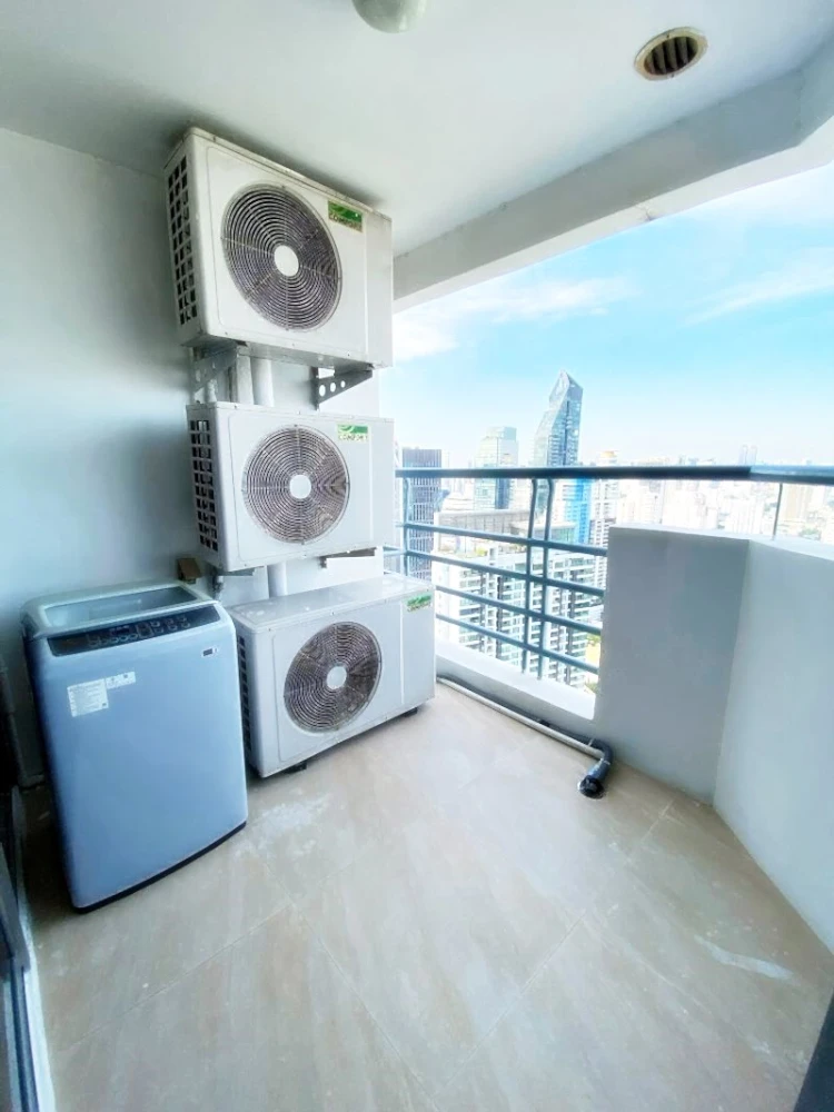 Condo for rent! The Waterford Diamond Sukhumvit 30/1, 42nd floor, beautiful room, fully furnished, ready to move in. Don't miss out!