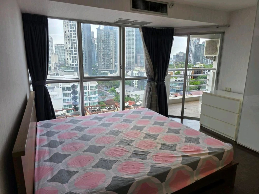 Condo for rent! The Waterford Diamond Sukhumvit 30/1. Beautiful unit, fully furnished, ready to move in. Don't miss out!!