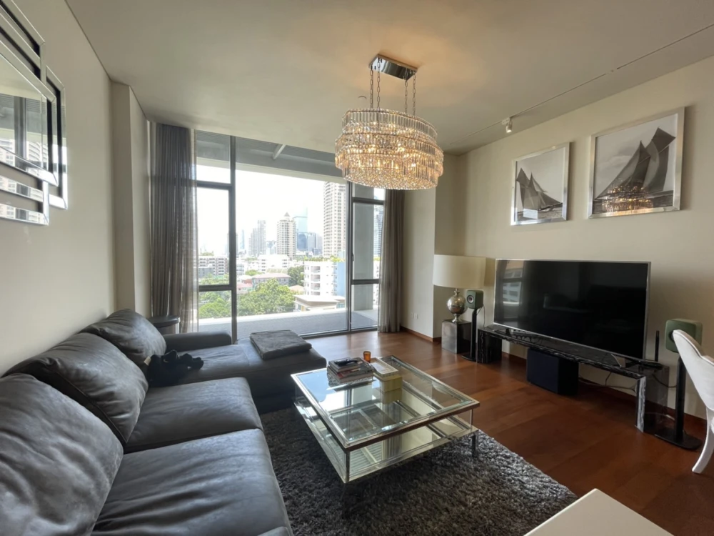 Condo for rent, The Sukhothai Residences, room decorated with built-ins, very spacious, comfortable sofa to sit on, just come and stay.