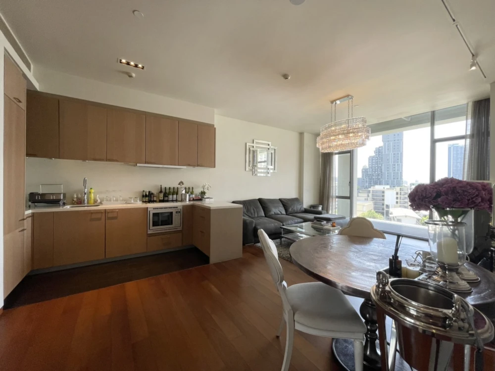 Condo for rent, The Sukhothai Residences, room decorated with built-ins, very spacious, comfortable sofa to sit on, just come and stay.