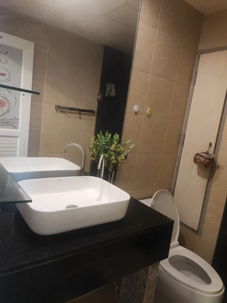 Condo for rent, The Station Sathorn-Bang Rak, 11th floor, Building 2, complete with electrical appliances, newly renovated room, ready to move in.